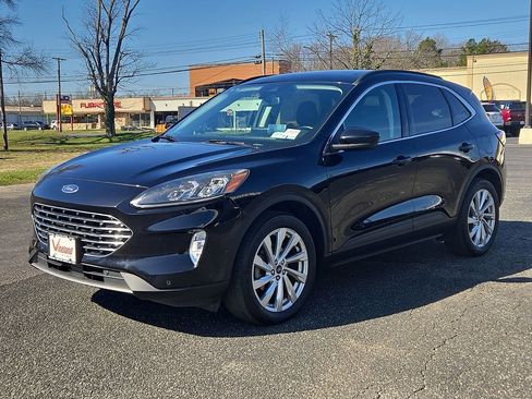 Used 2022 Ford Escape Titanium w/ Titanium Elite Package AWD/4WD image 3