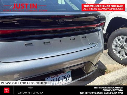 Used 2026 Toyota Prius XLE FWD image 3