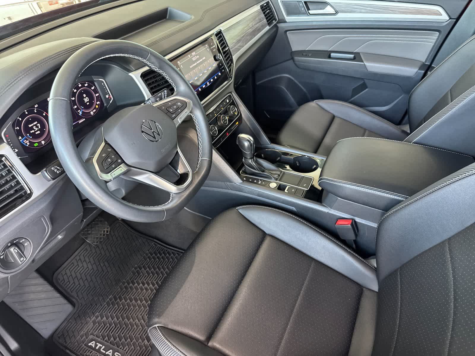 Used 2023 Volkswagen Atlas Cross Sport SE FWD image 11