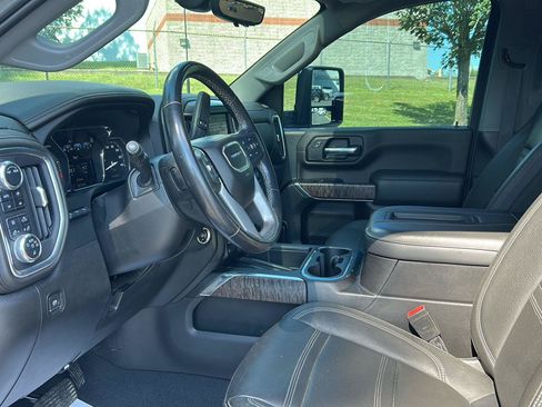 Certified 2022 GMC Sierra 3500 Denali w/ Technology Package AWD/4WD image 13