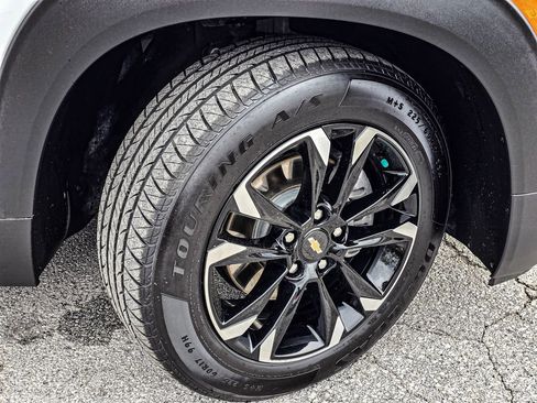 Used 2022 Chevrolet TrailBlazer LT FWD image 9