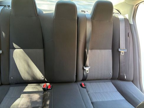 Used 2025 Nissan Sentra SV FWD image 33