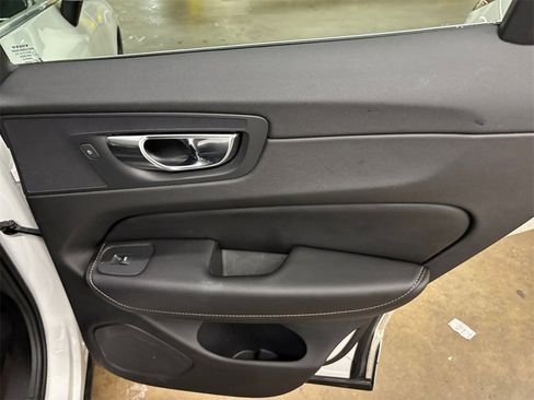 Used 2021 Volvo XC60 T6 Inscription image 18