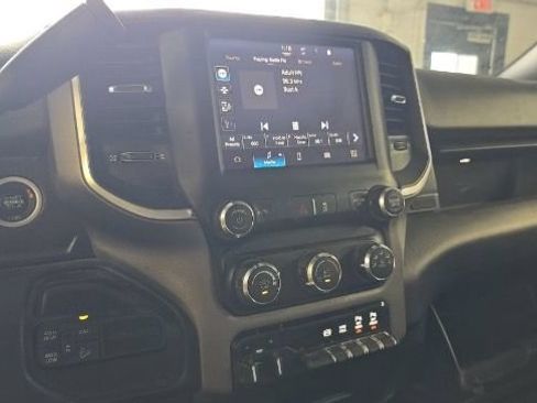Used 2024 RAM 2500 Big Horn w/ Off Road Package AWD/4WD image 5
