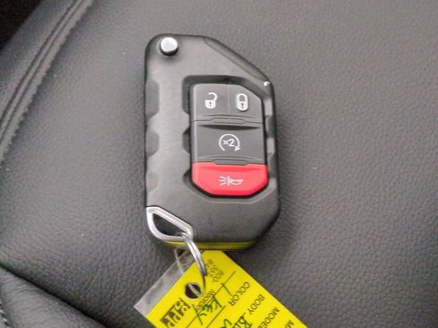 Certified 2024 Jeep Wrangler Willys image 28