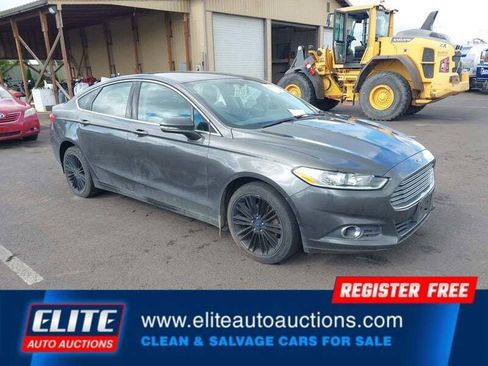 Used 2016 Ford Fusion SE w/ Equipment Group 202A FWD image 2
