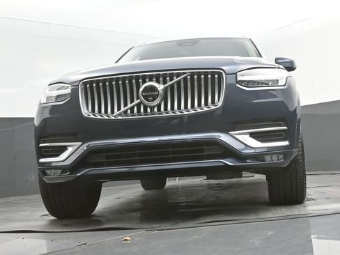 Used 2024 Volvo XC90 B5 Plus w/ Protection Package image 38