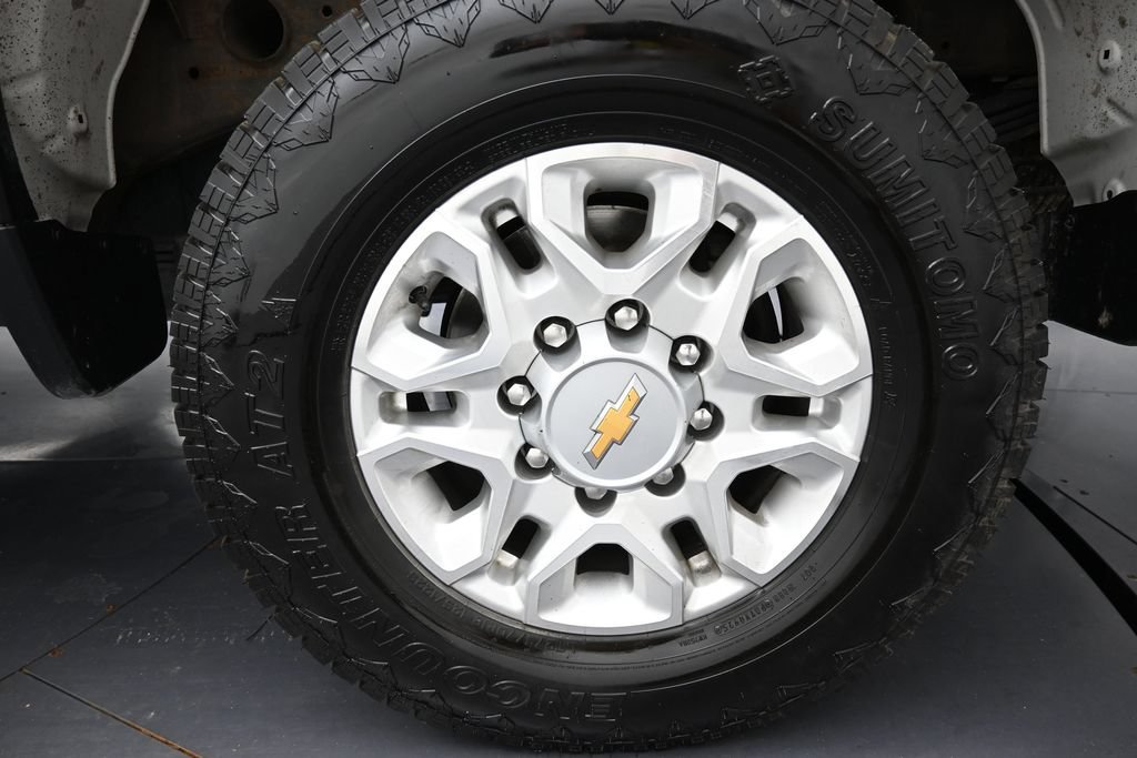 Used 2023 Chevrolet Silverado 2500 LT AWD/4WD image 34