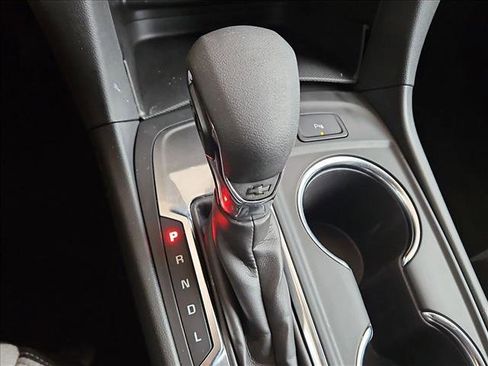 Used 2024 Chevrolet Equinox LT FWD image 18