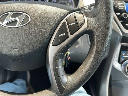 Used 2013 Hyundai Elantra GLS w/ Preferred Pkg FWD image 17
