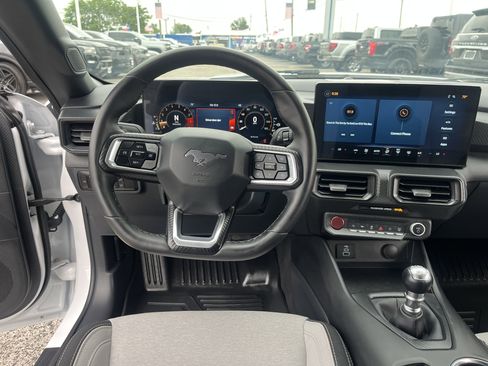 Used 2025 Ford Mustang GT RWD image 14