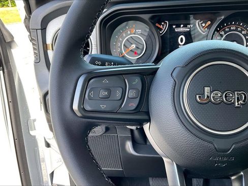New 2026 Jeep Gladiator Sport AWD/4WD image 22