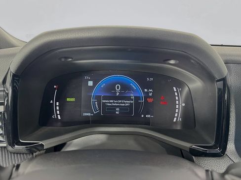 Used 2025 Toyota Camry SE FWD image 18