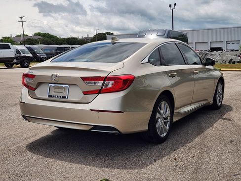 Used 2018 Honda Accord LX image 4