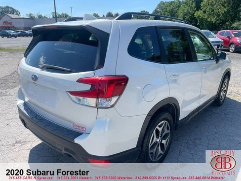 Used 2020 Subaru Forester Premium image 3
