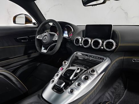 Used 2018 Mercedes-Benz AMG GT C image 8