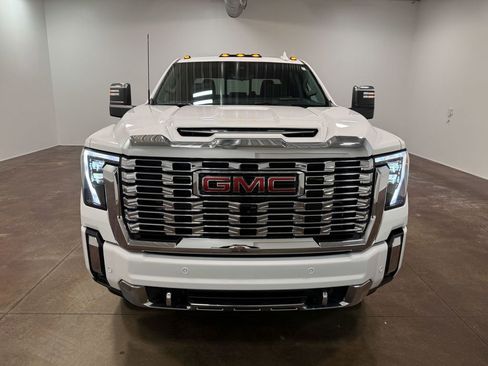 Used 2024 GMC Sierra 3500 Denali w/ Denali Reserve Package image 42