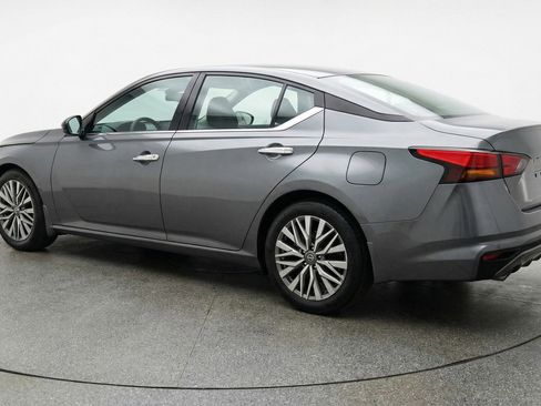 Used 2025 Nissan Altima 2.5 SV image 6