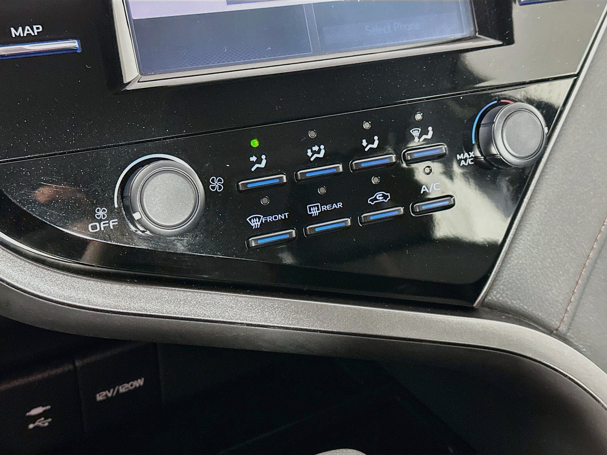 Used 2019 Toyota Camry LE FWD image 23
