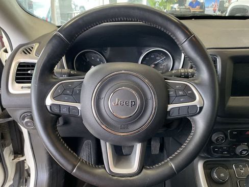 Used 2018 Jeep Compass Latitude w/ Popular Equipment Group AWD/4WD image 17