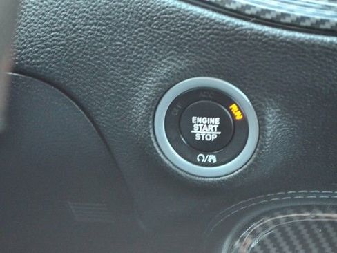 Used 2022 Dodge Challenger R/T image 27