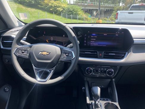 New 2026 Chevrolet TrailBlazer LT w/ Convenience Package FWD image 13