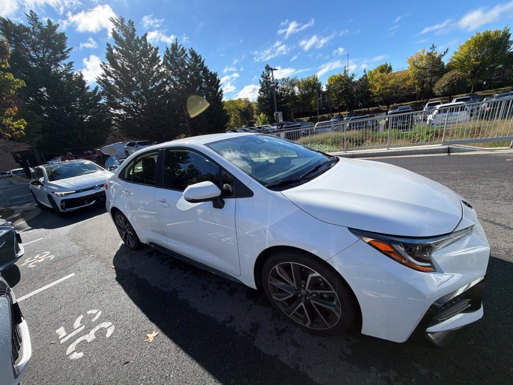 Used 2021 Toyota Corolla SE FWD image 4