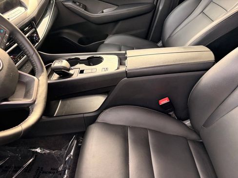 Certified 2026 Nissan Rogue SL FWD image 17