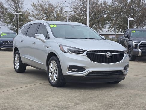 Used 2020 Buick Enclave Essence image 3