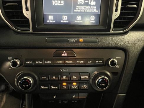 Used 2018 Kia Sportage LX w/ LX Popular Package image 9