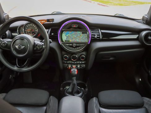 Used 2017 MINI Cooper S image 23