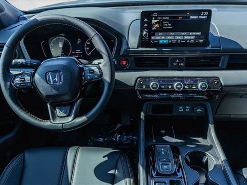 New 2025 Honda Pilot TrailSport image 25
