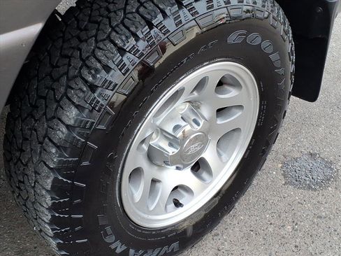 Used 2011 Ford Ranger XLT image 10