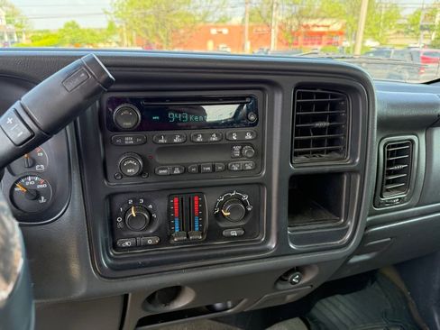 Used 2006 Chevrolet Silverado 3500 LT w/ Heavy-Duty Power Package image 18