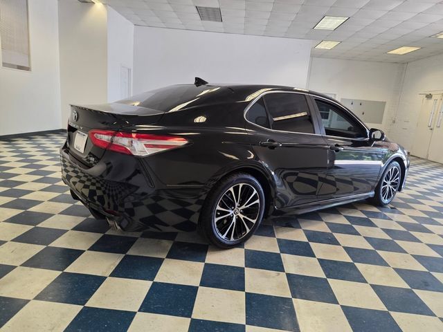 Used 2020 Toyota Camry SE FWD image 8