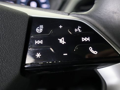 Used 2024 Audi Q4 e-tron Premium Plus image 34