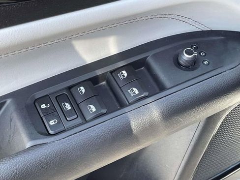 Used 2025 Jeep Compass Limited AWD/4WD image 18
