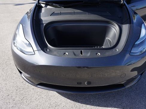 Used 2025 Tesla Model Y Long Range image 15