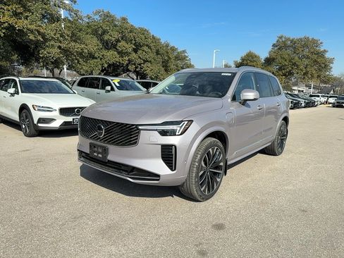 New 2026 Volvo XC90 T8 Plus image 2