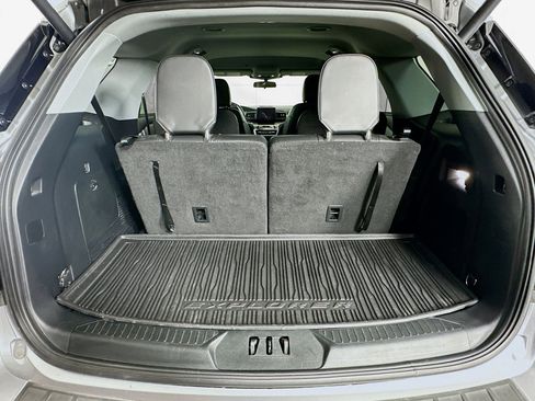 Used 2022 Ford Explorer XLT w/ Equipment Group 202A image 29