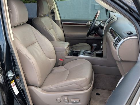 Used 2018 Lexus GX 460 Premium w/ Premium Package AWD/4WD image 17