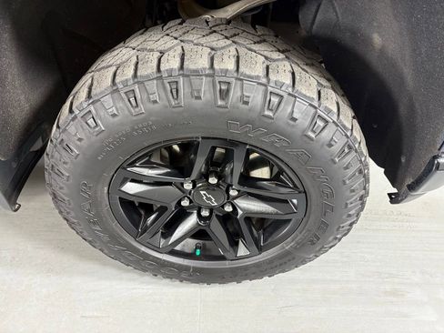 Used 2019 Chevrolet Silverado 1500 Custom Trail Boss w/ Custom Convenience Package image 13