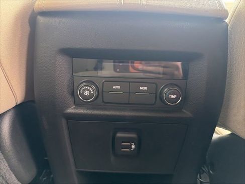 Used 2023 Chevrolet Traverse LS AWD/4WD image 17