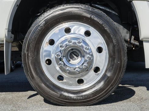 Certified 2022 Ford F450 Platinum w/ FX4 Off-Road Package image 21