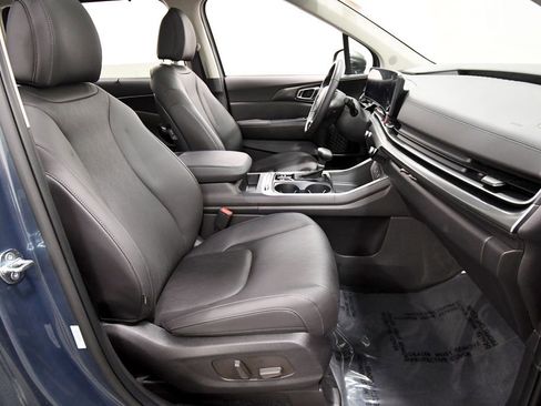 Certified 2026 Kia Carnival SX w/ SX Dark Edition Package FWD image 23