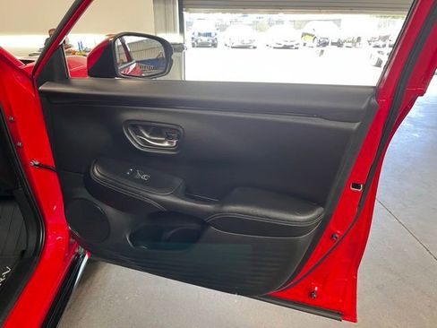 Used 2024 Honda HR-V EX-L image 12