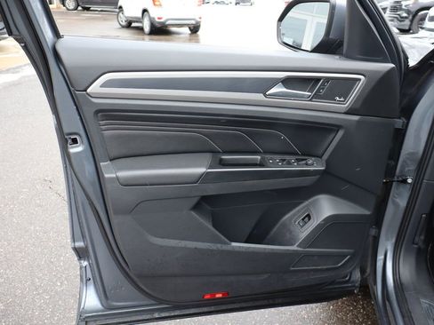 Used 2020 Volkswagen Atlas Cross Sport SEL Premium R-Line image 11