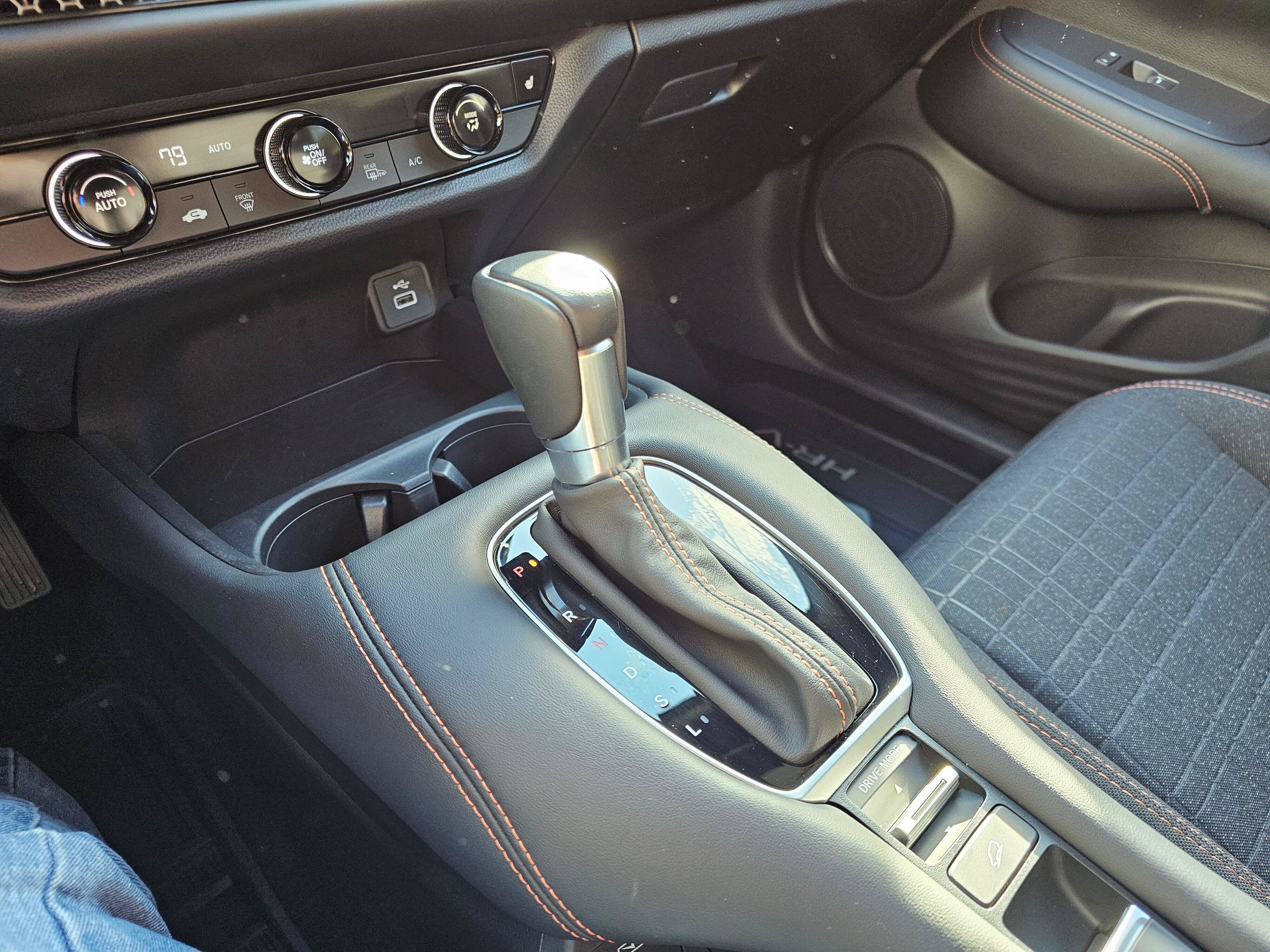 Certified 2025 Honda HR-V Sport image 30