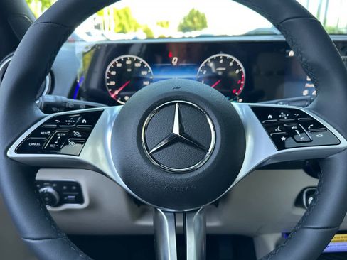 New 2026 Mercedes-Benz GLB 250 image 22