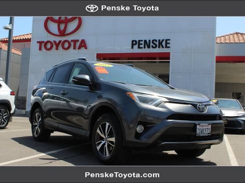Used 2017 Toyota RAV4 XLE w/ Carpet Mat Package FWD image 1